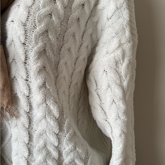 PINK ROSE white sweater size L - Picture 7 of 8